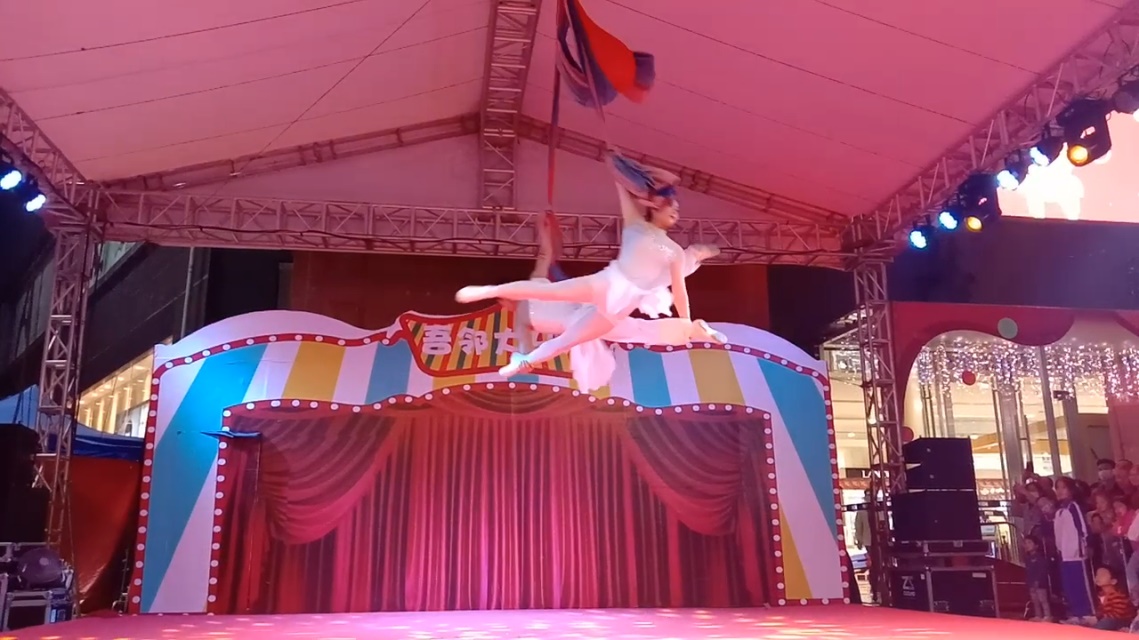 深圳茂業(yè)廣場(chǎng)-吾領(lǐng)大馬戲(圖2)